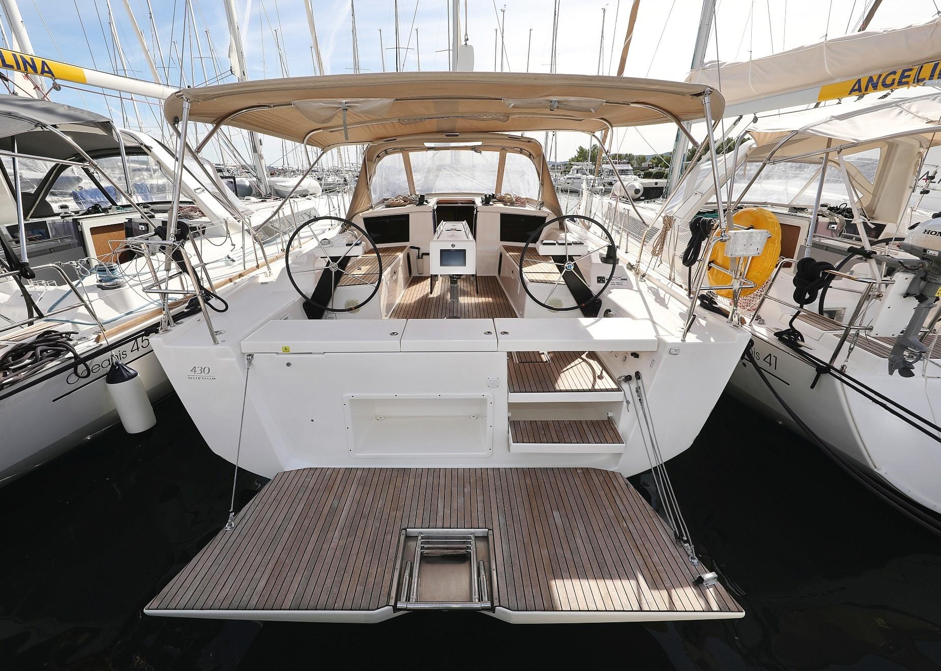 Dufour 430 GL, picture 3