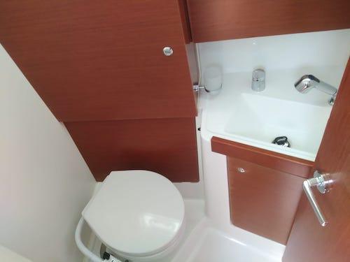 Oceanis 38.1, picture 12