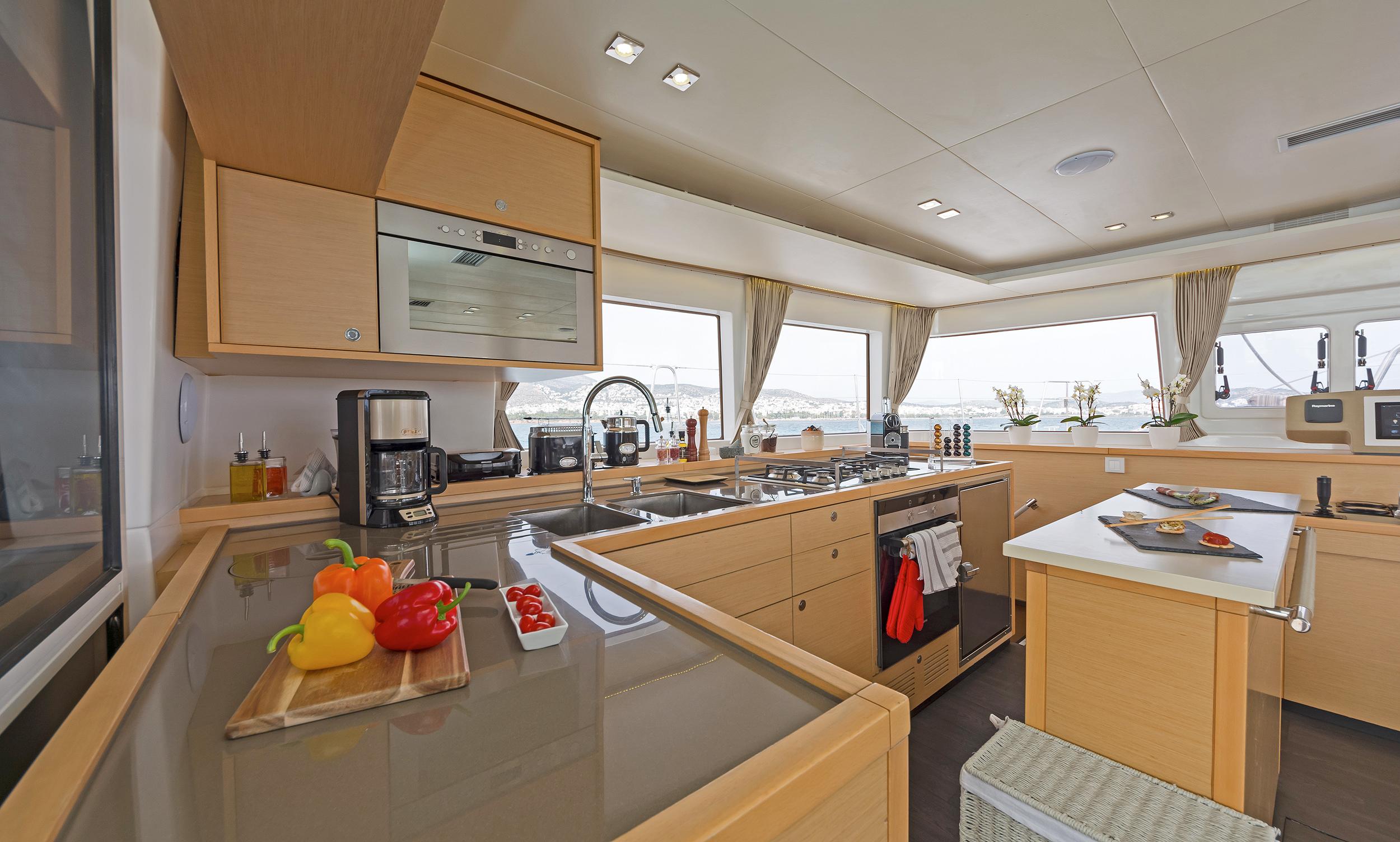 Lagoon 560, picture 8