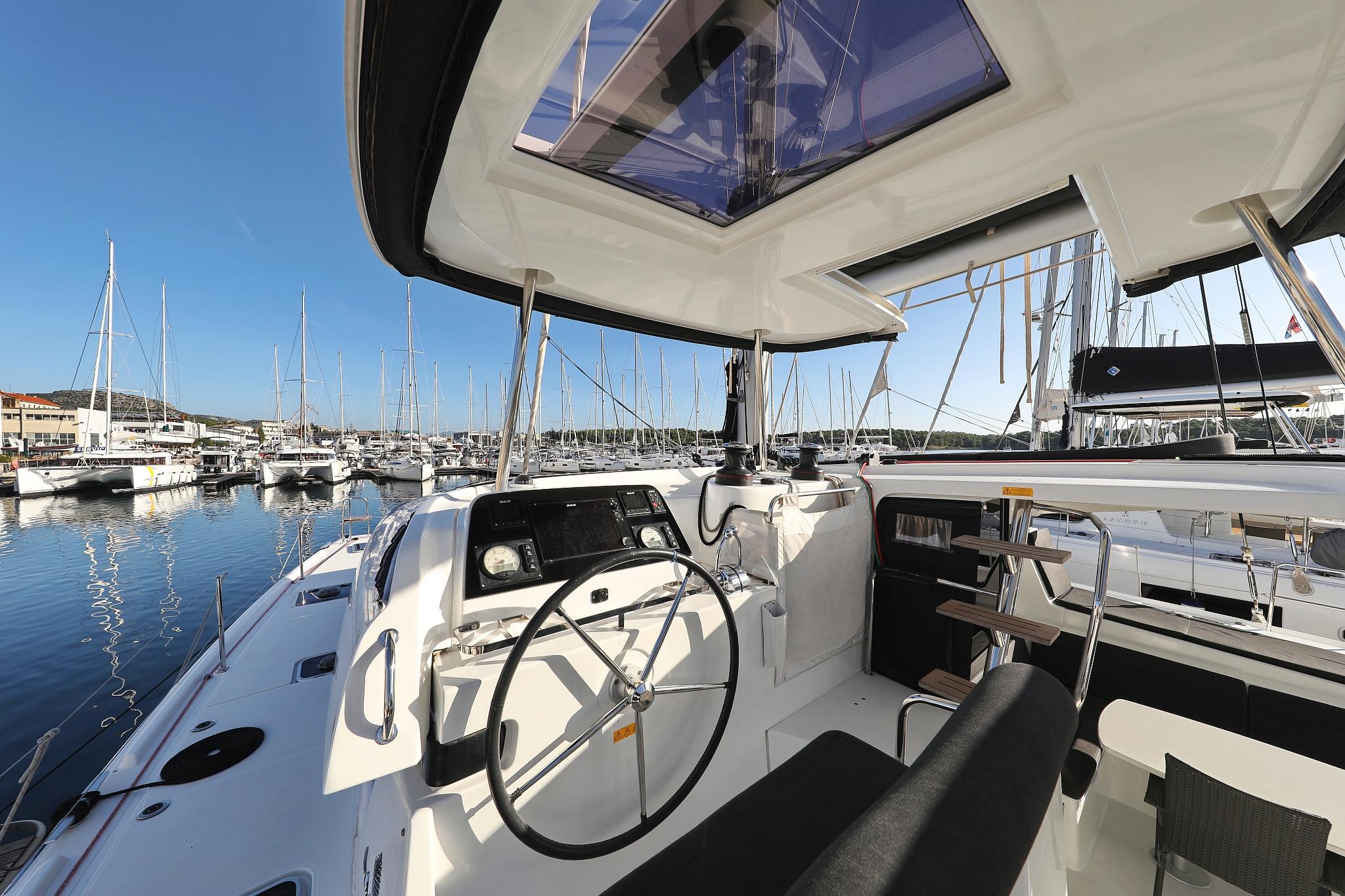 Lagoon 42 - 4 + 2 cab., picture 8