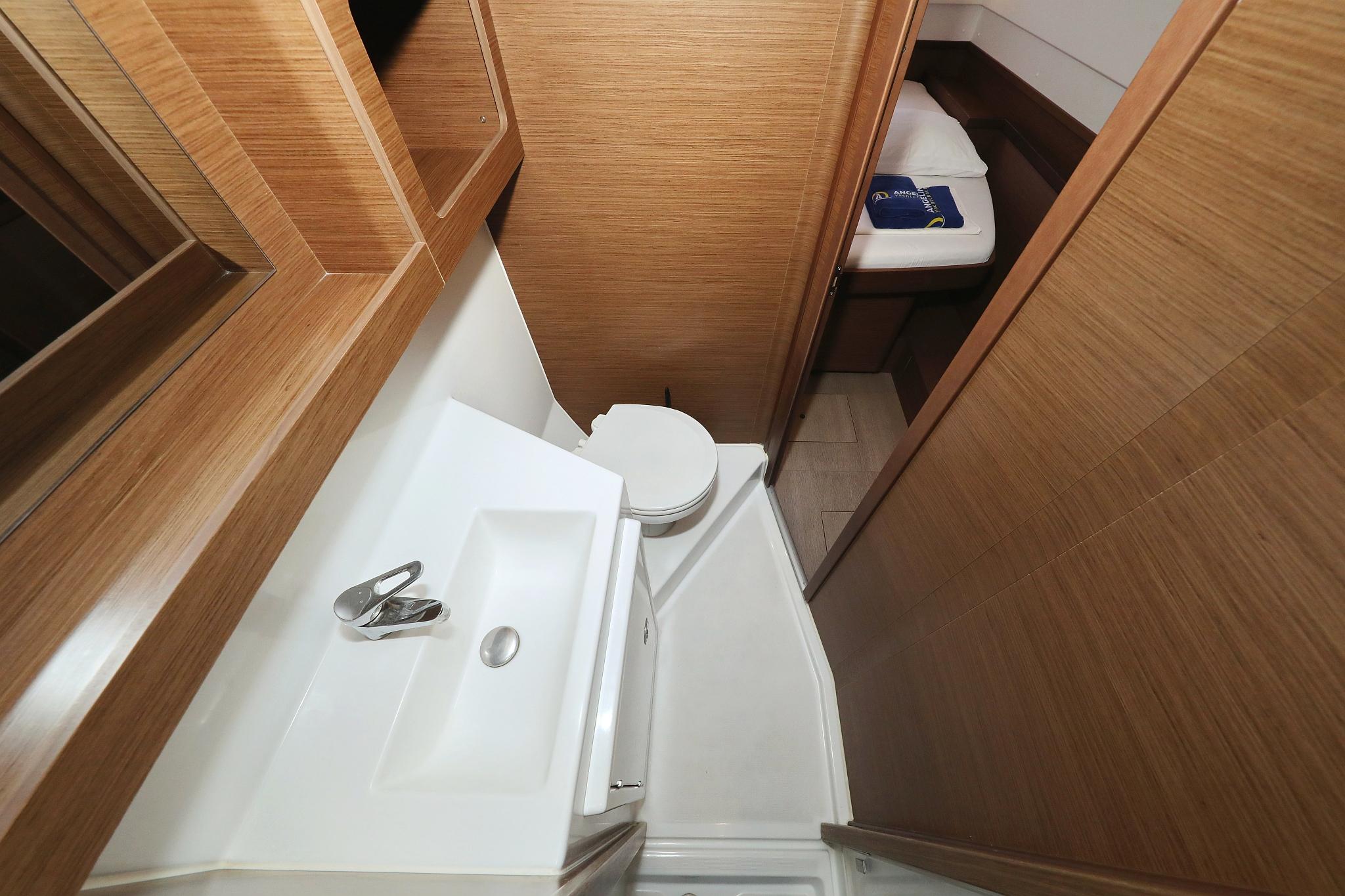 Lagoon 42 - 4 + 2 cab., picture 34