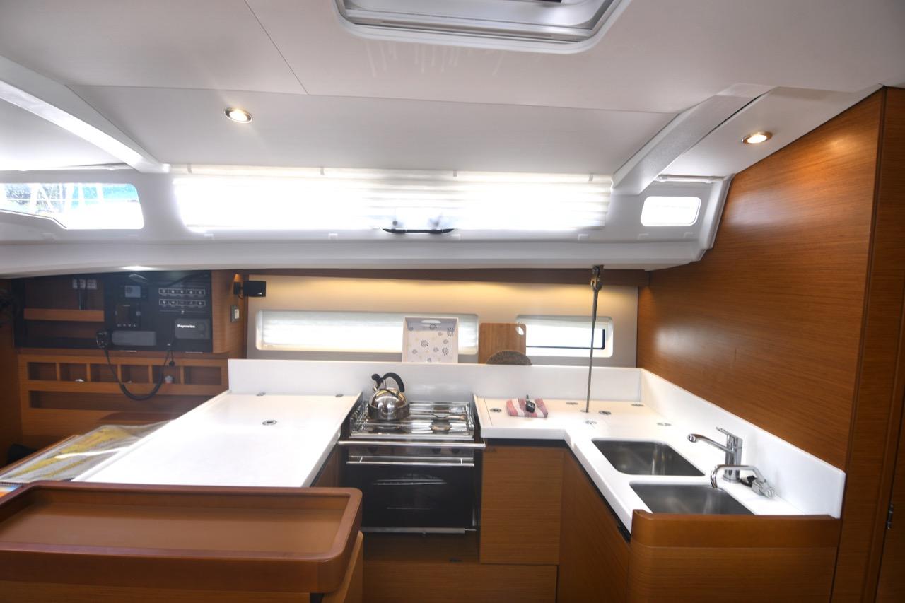 Sun Odyssey 440 - 4 cab., picture 5