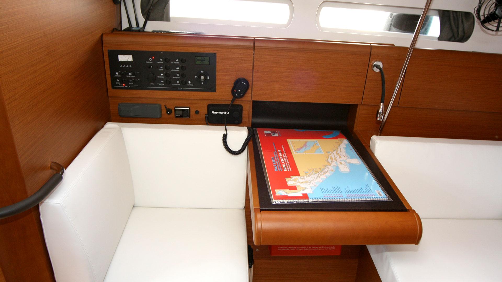 Sun Odyssey 419 - 3 cab., picture 12