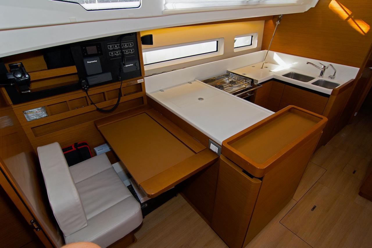 Sun Odyssey 440 - 4 cab., picture 7