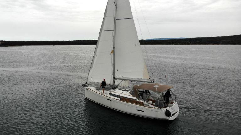 Sun Odyssey 389 - 2 cab., picture 4