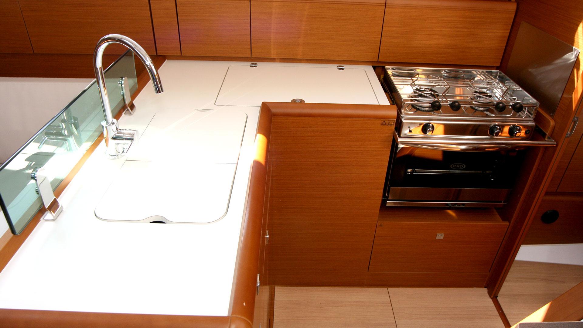 Sun Odyssey 389 - 2 cab., picture 11