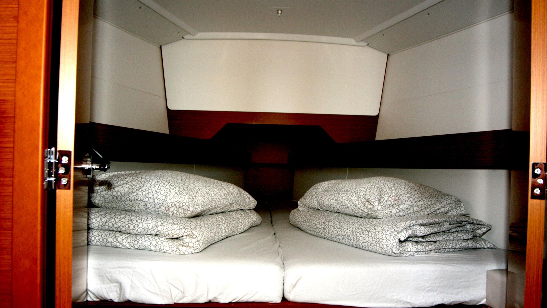 Sun Odyssey 349 - 2 cab., picture 13