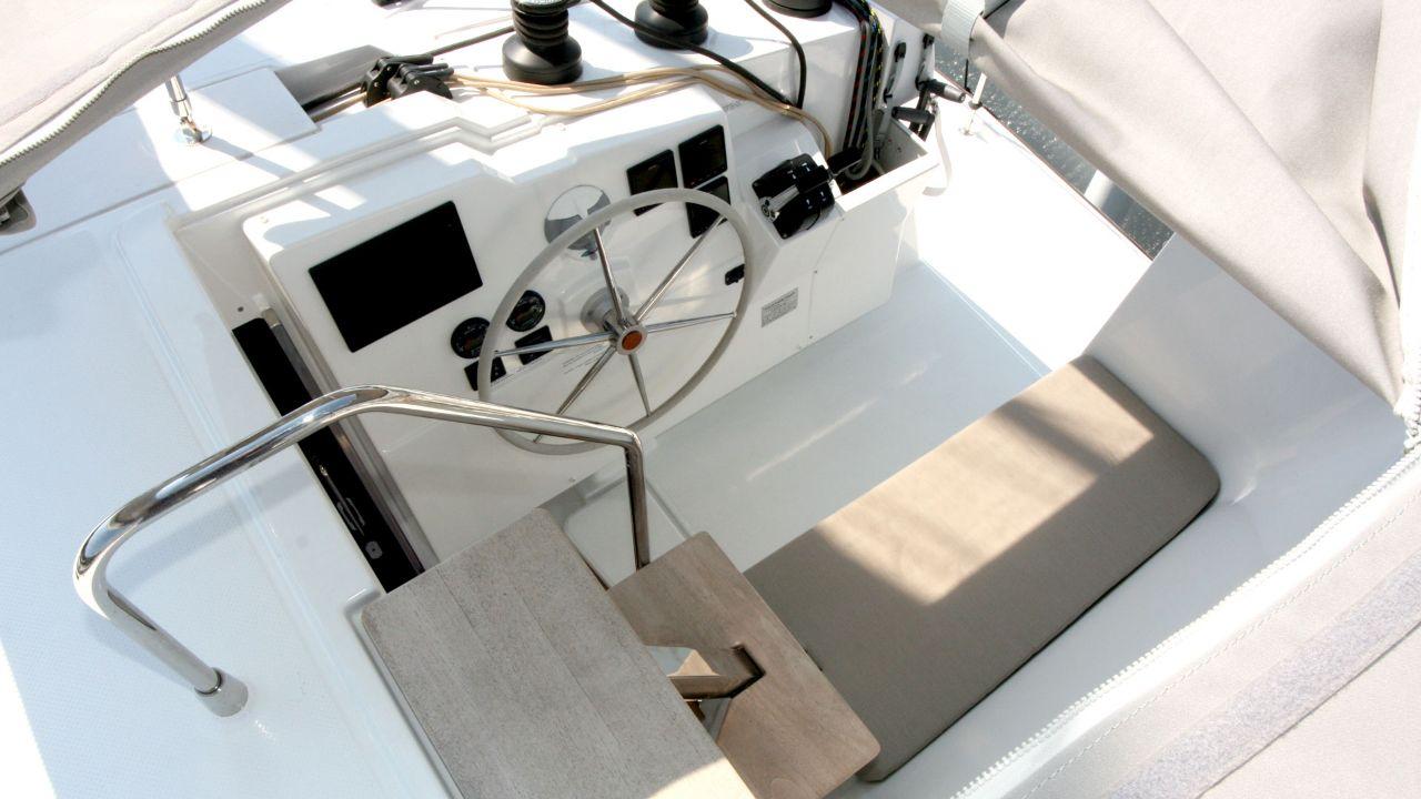 Fountaine Pajot Lucia 40 - 4 cab. - Luna Rossa II, picture 10