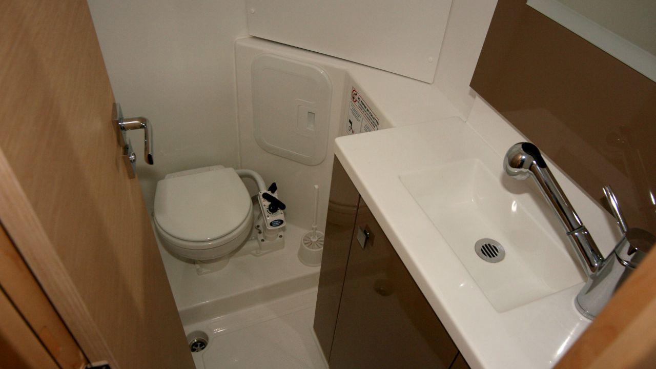 Fountaine Pajot Lucia 40 - 4 cab. - Luna Rossa II, picture 26