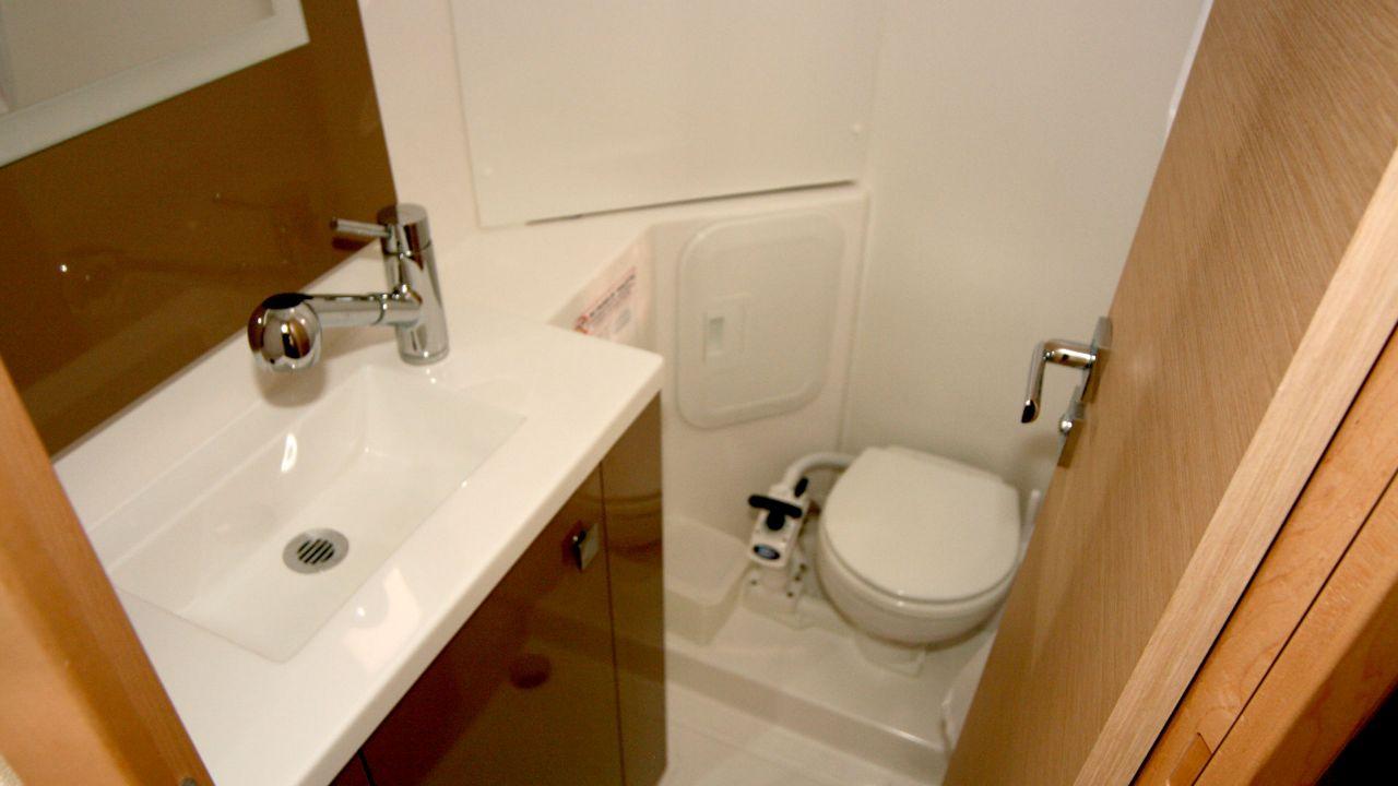 Fountaine Pajot Lucia 40 - 4 cab. - Luna Rossa II, picture 25