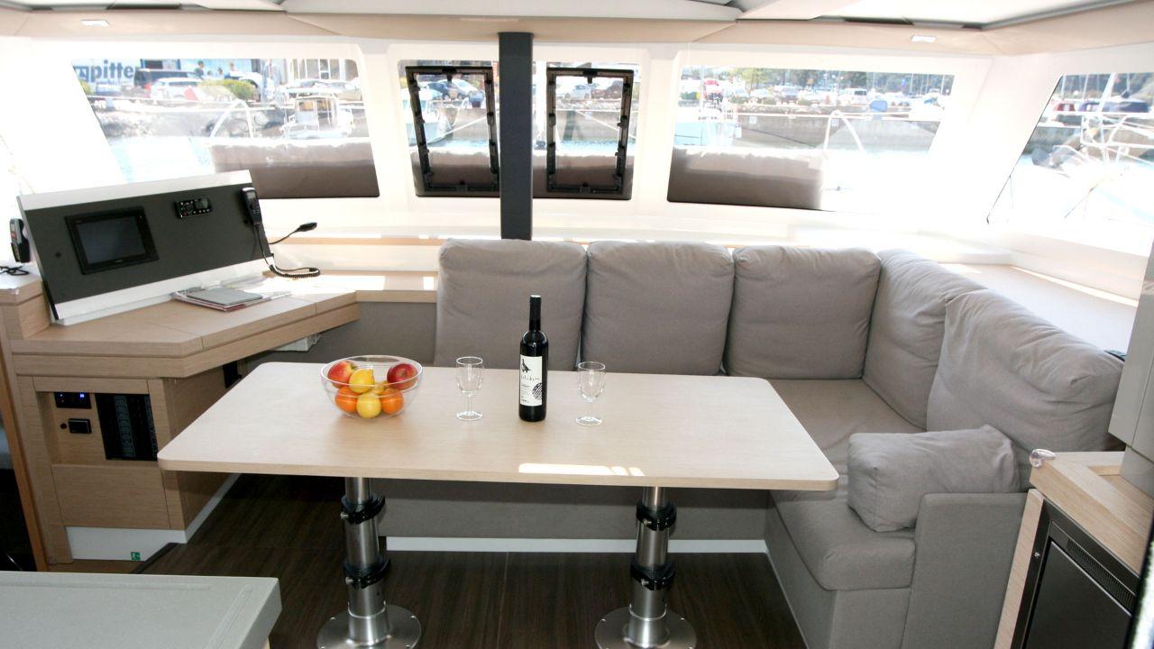 Fountaine Pajot Lucia 40 - 4 cab. - Luna Rossa II, picture 8