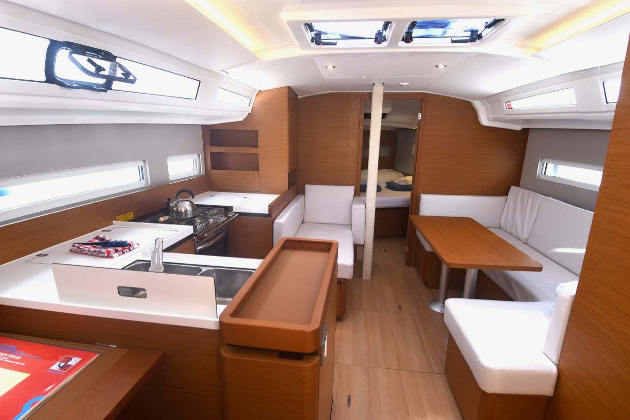 Sun Odyssey 410 - 3 cab., picture 4