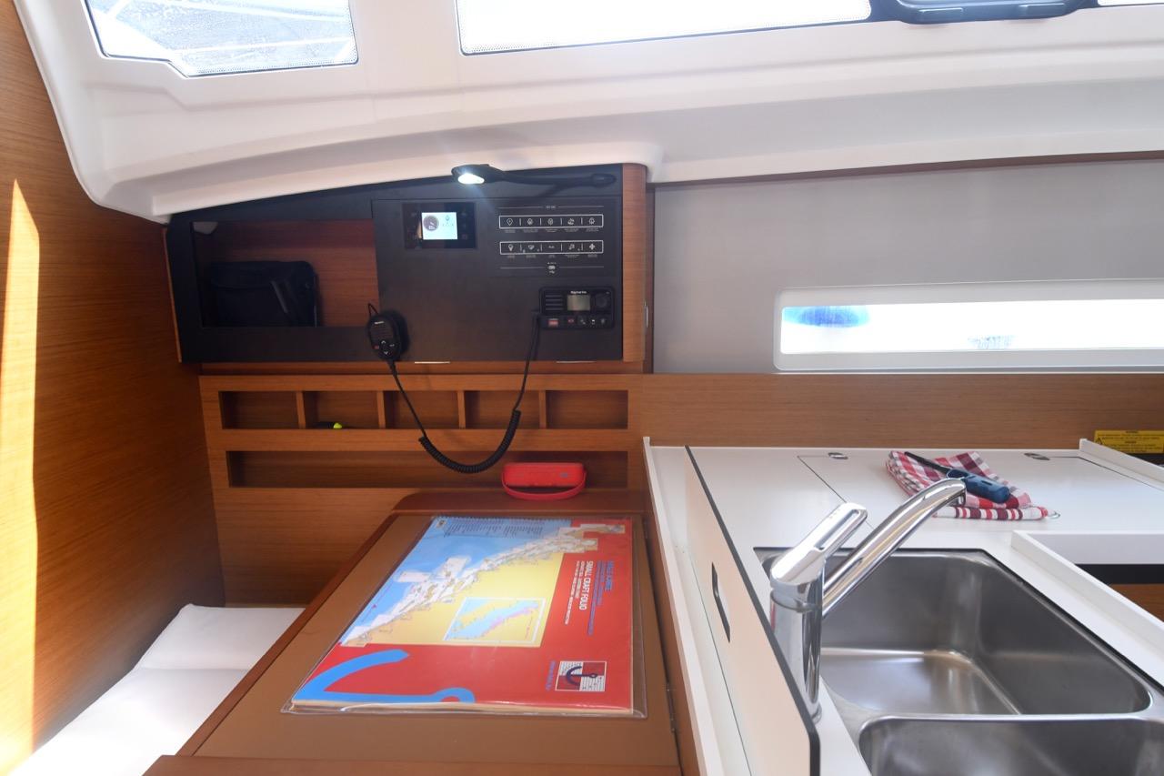 Sun Odyssey 410 - 3 cab., picture 6