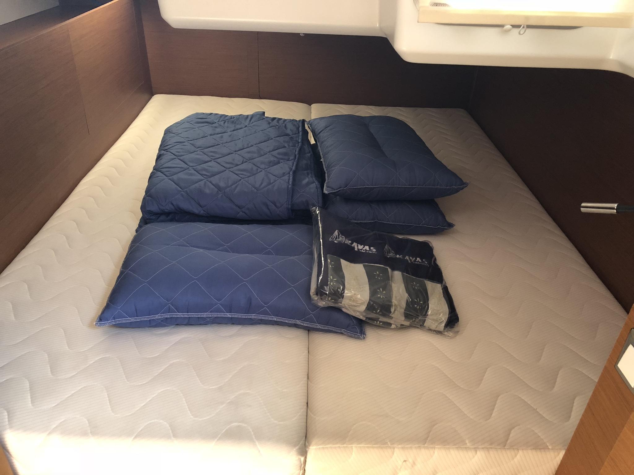 Sun Odyssey 440 - 4 cab., picture 6