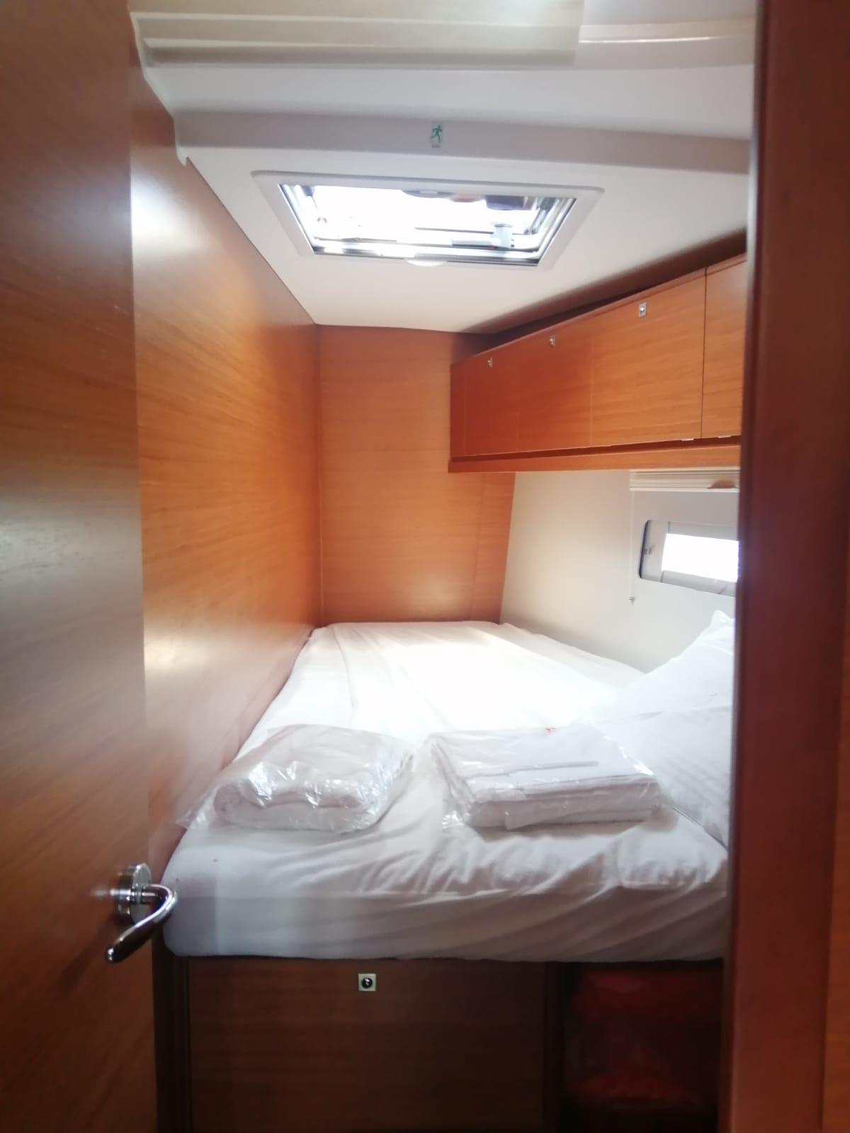 Dufour 520 GL, picture 4