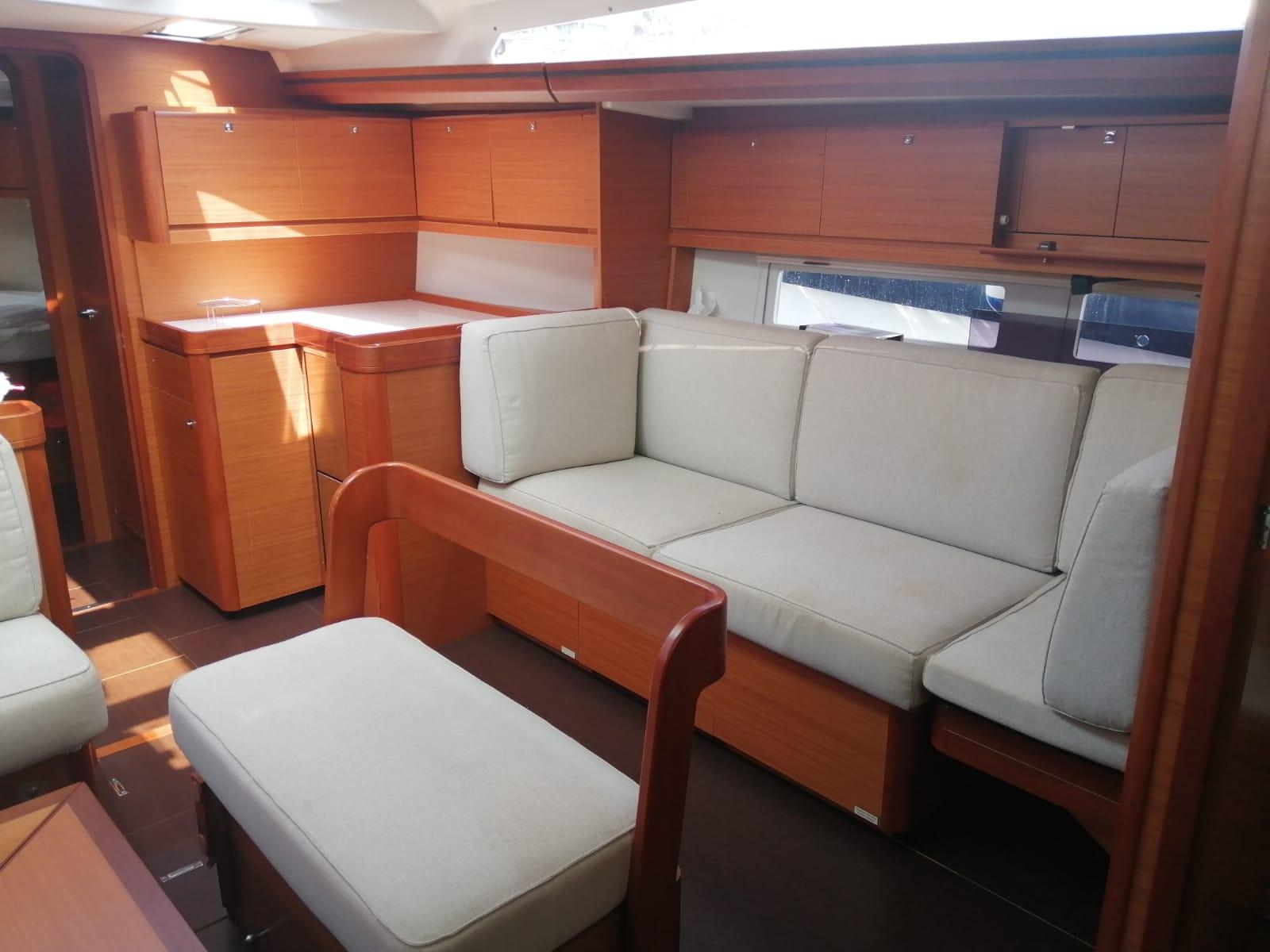 Dufour 520 GL, picture 5