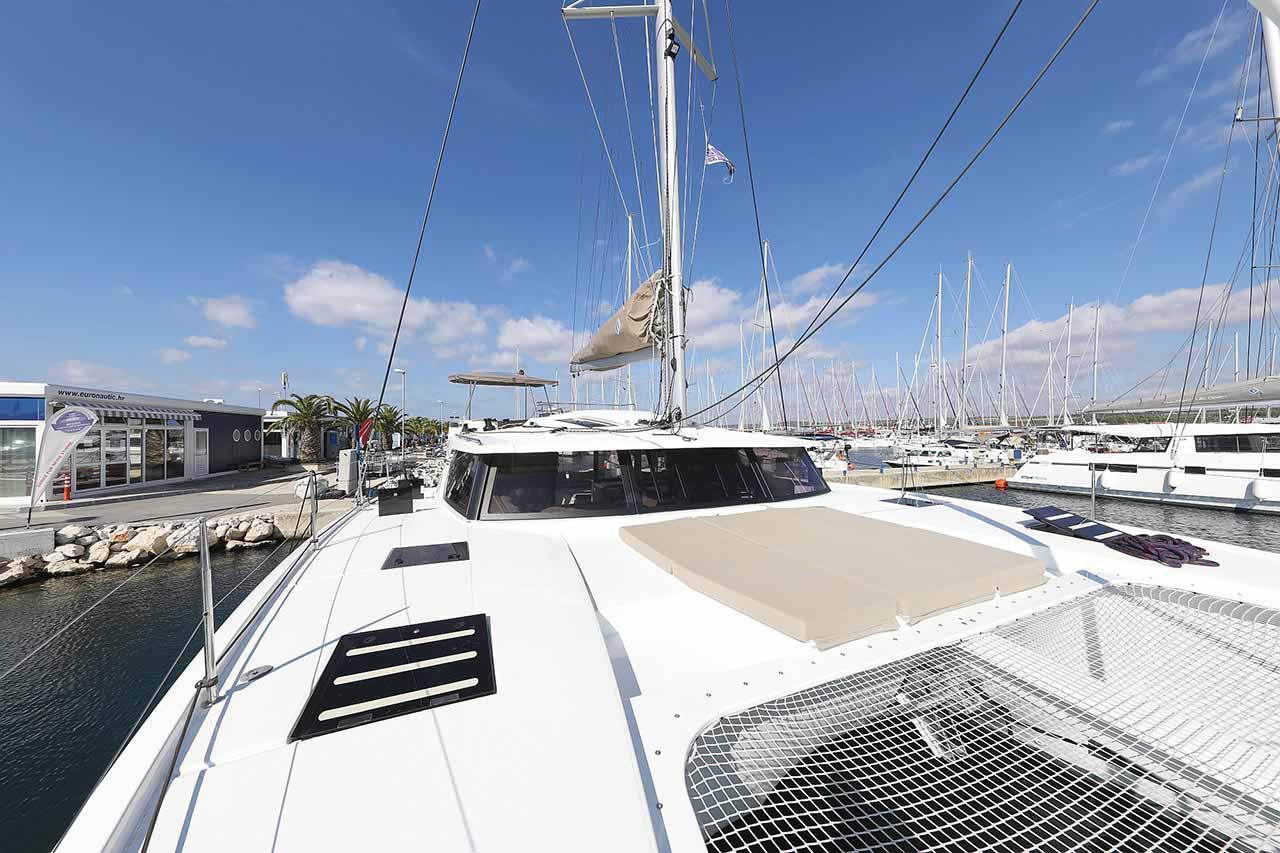 Fountaine Pajot Saona 47 Quintet - 5 + 1 cab., picture 5