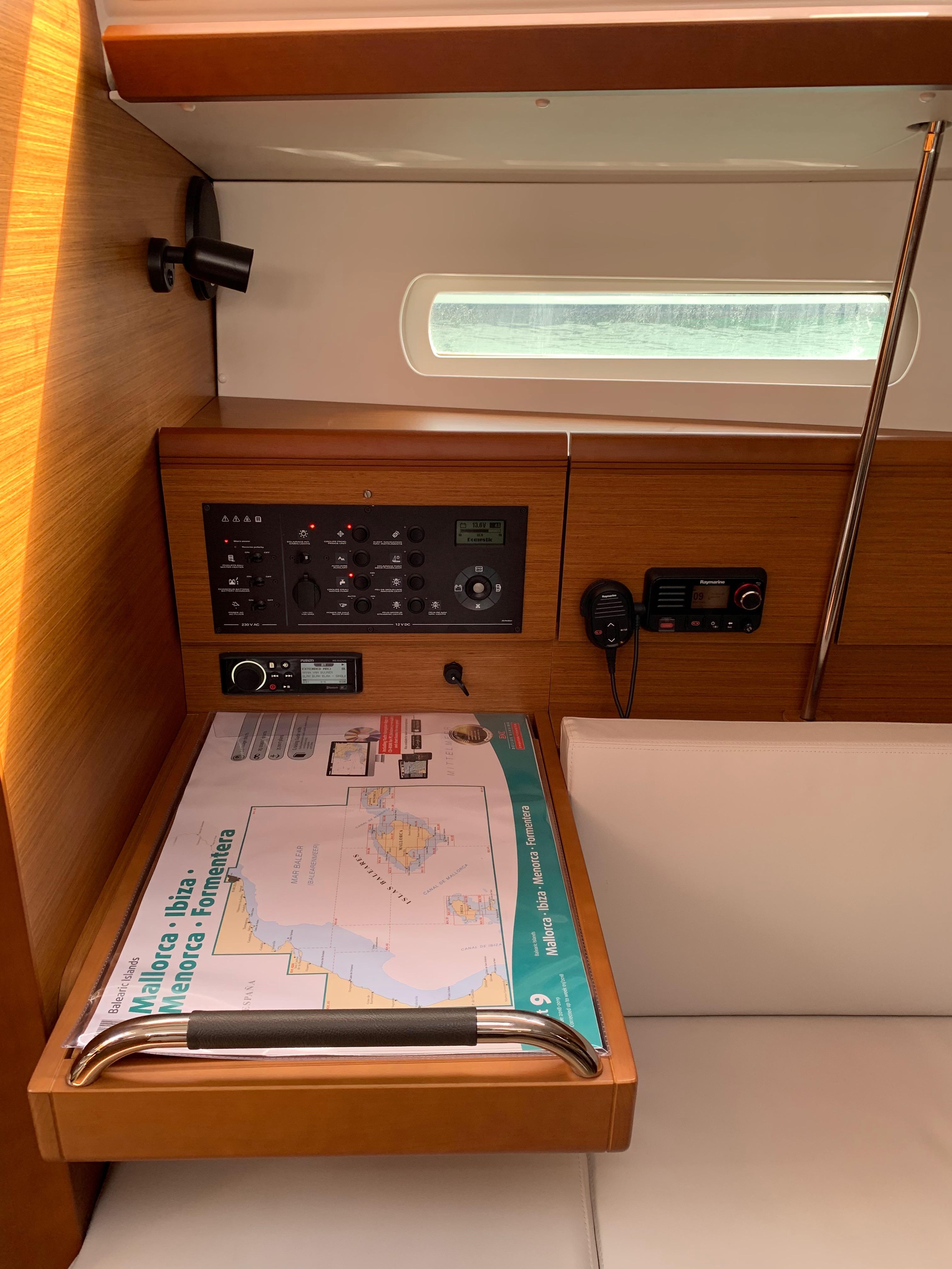 Sun Odyssey 389, picture 7