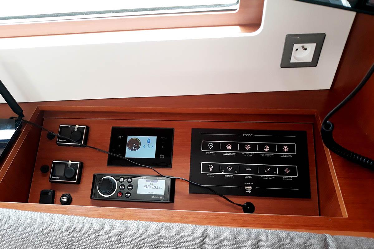 Oceanis 46.1, picture 12