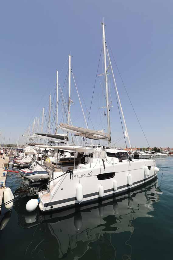 Fountaine Pajot Astrea 42, picture 4