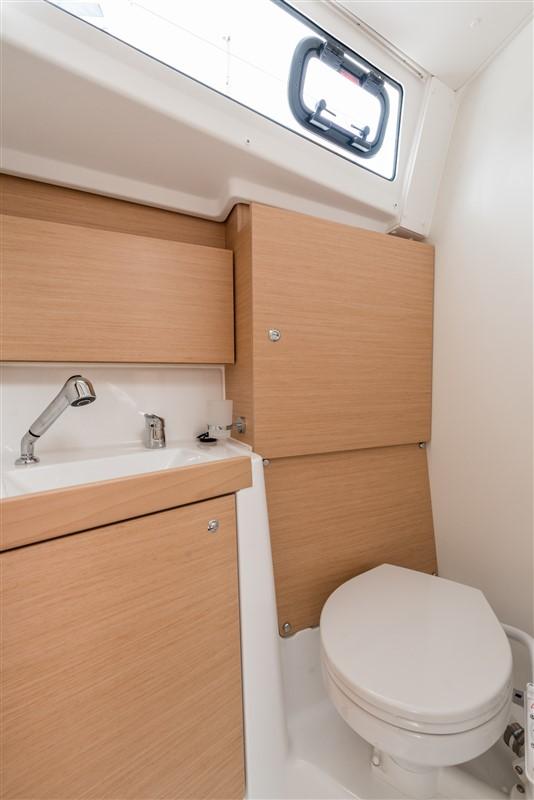 Oceanis 38.1, picture 14