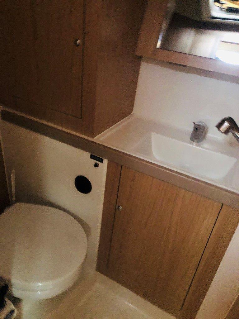 Oceanis 41.1, picture 13