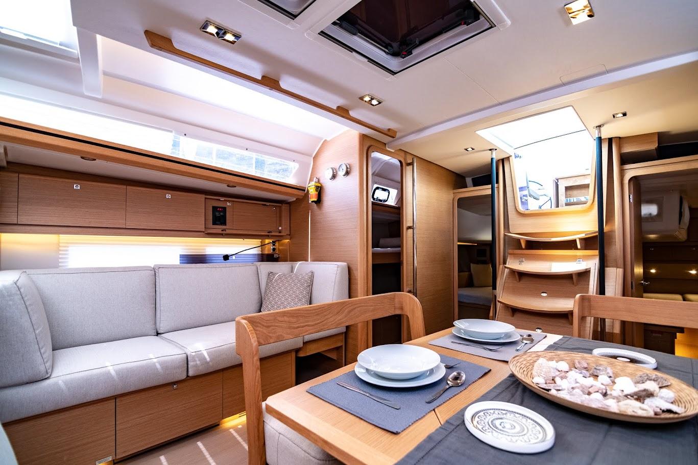 Dufour 520 GL, picture 3