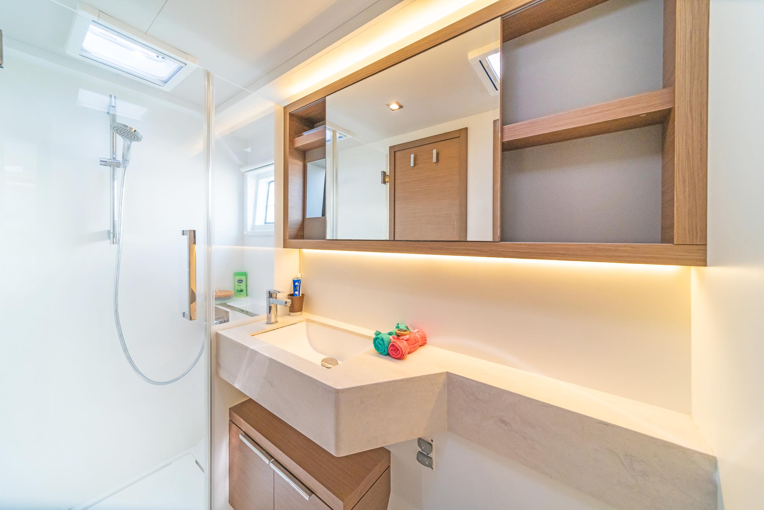 Lagoon 50 - 6 + 2 cab., picture 11