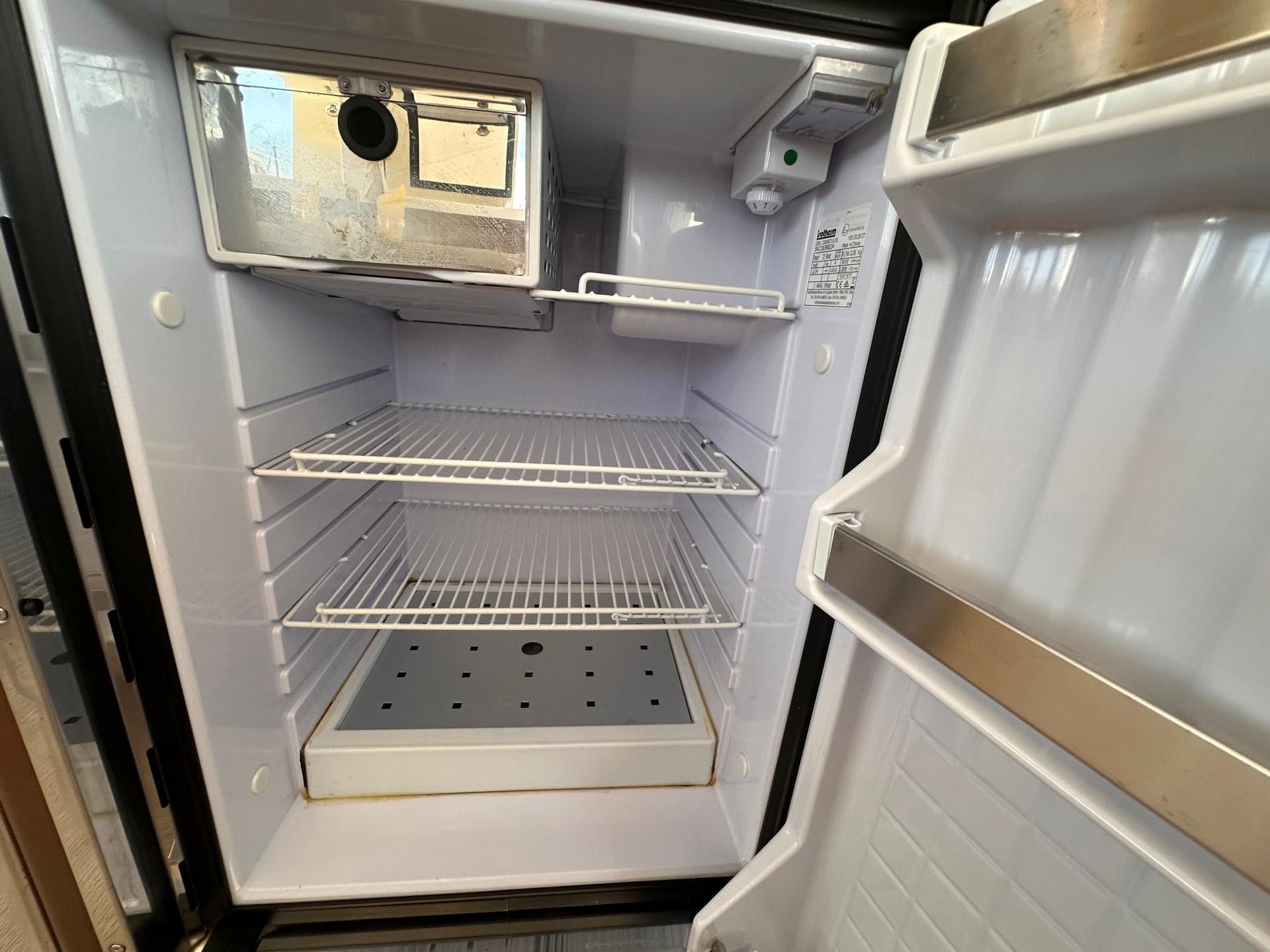 Lagoon 40 - 4 + 1 cab. - Sunrise, picture 18