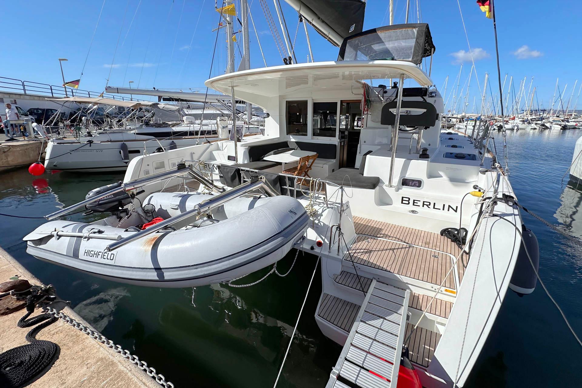 Lagoon 40 - 4 + 1 cab. - Sunrise, picture 5