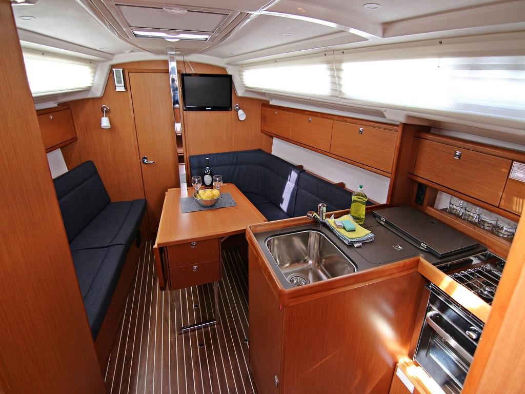 Bavaria Cruiser 34, picture 6