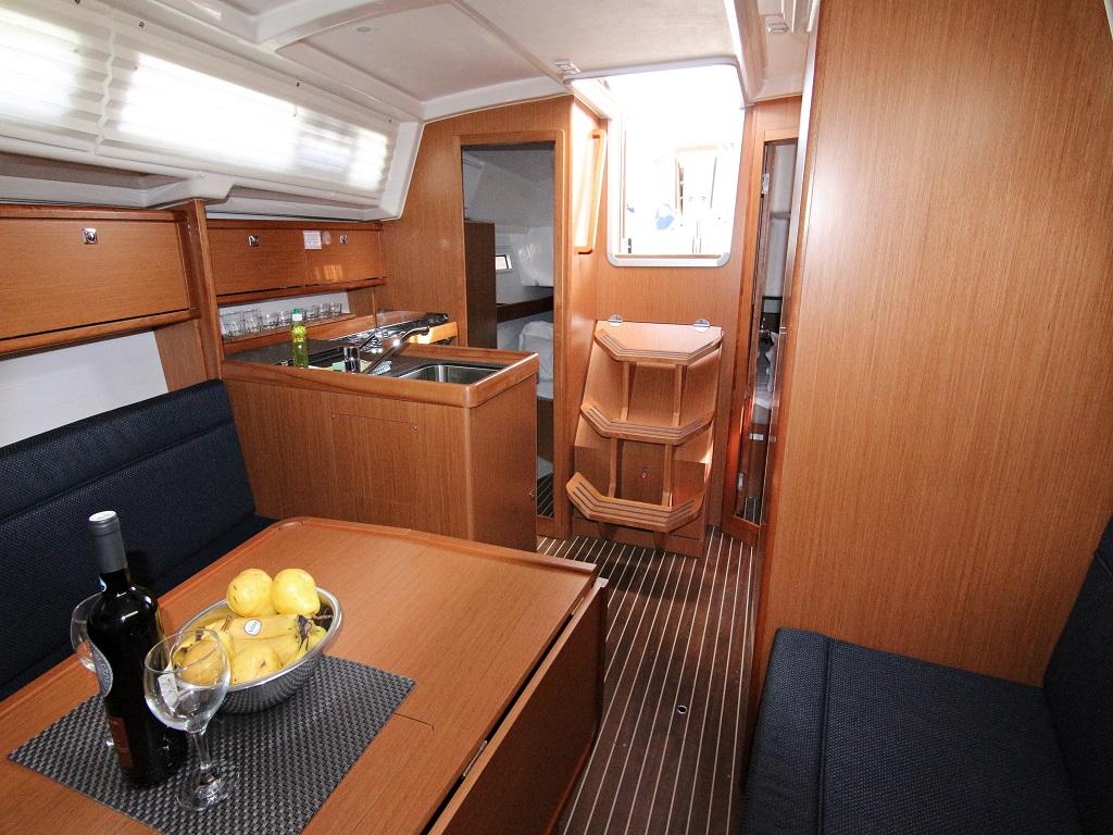 Bavaria Cruiser 34, picture 7