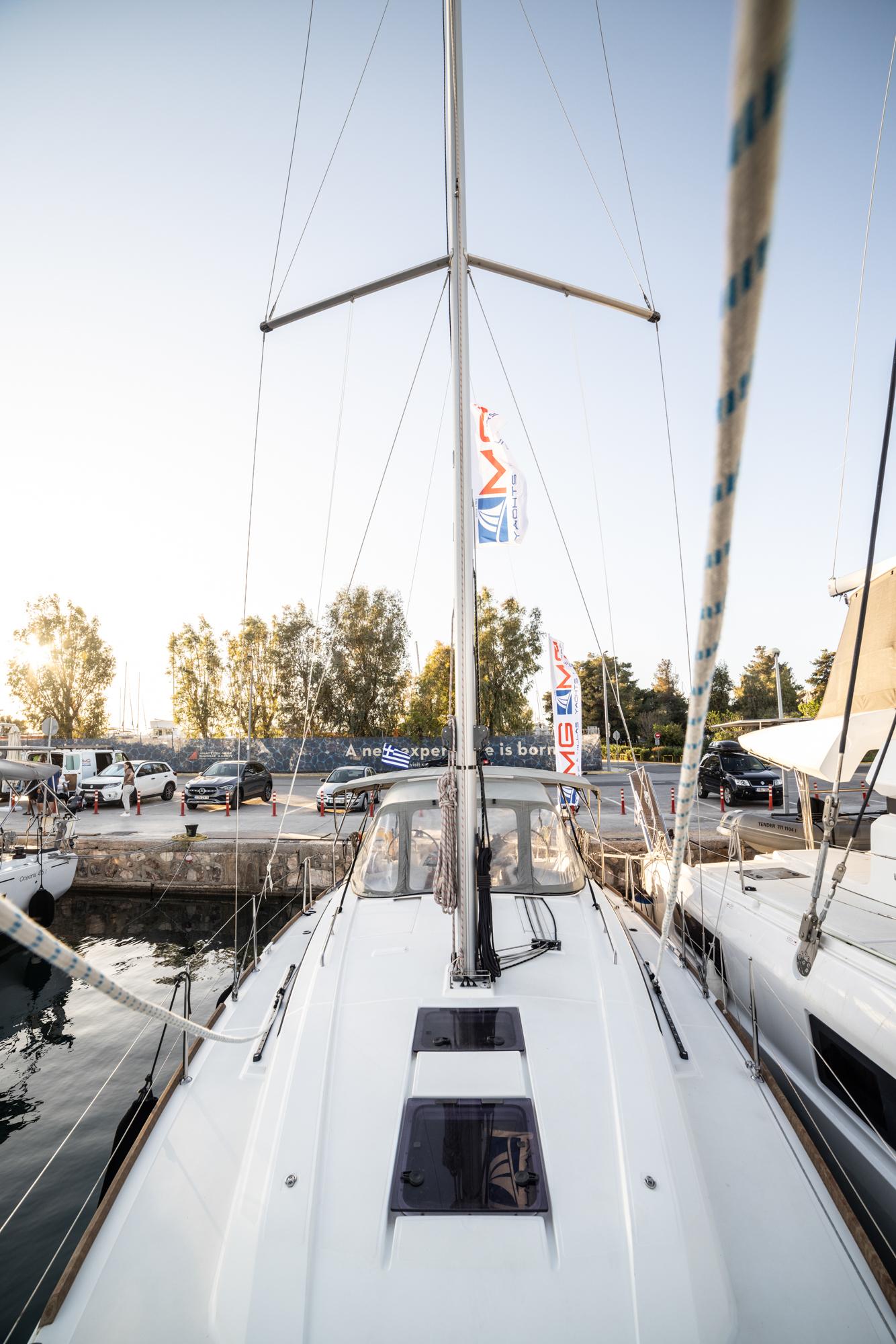 Oceanis 38.1, picture 10