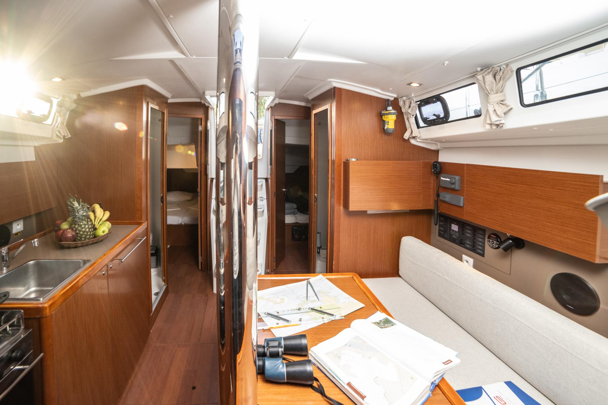 Oceanis 38.1, picture 15