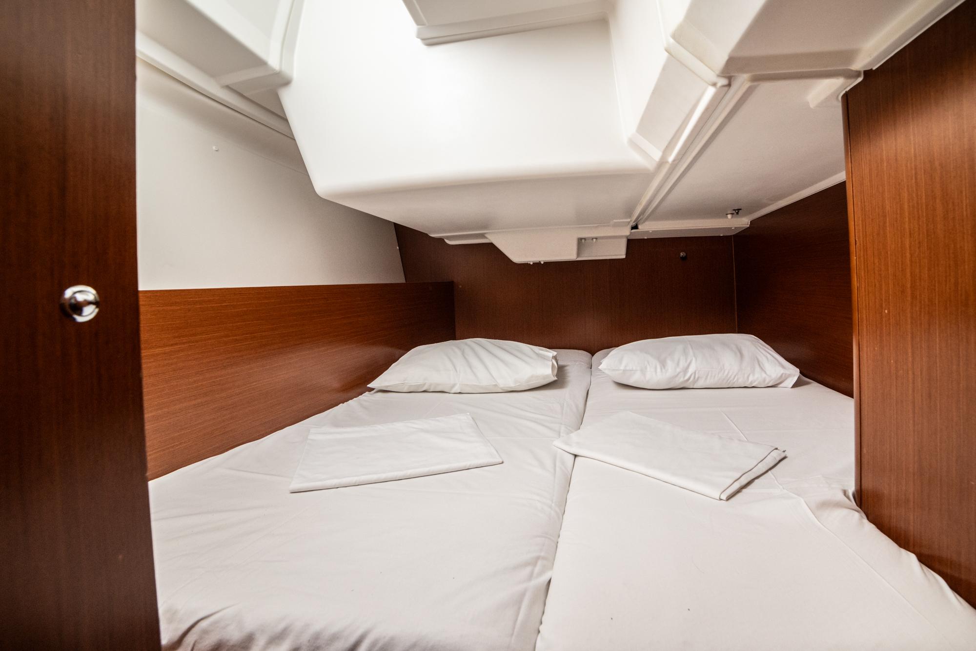 Oceanis 38.1, picture 18