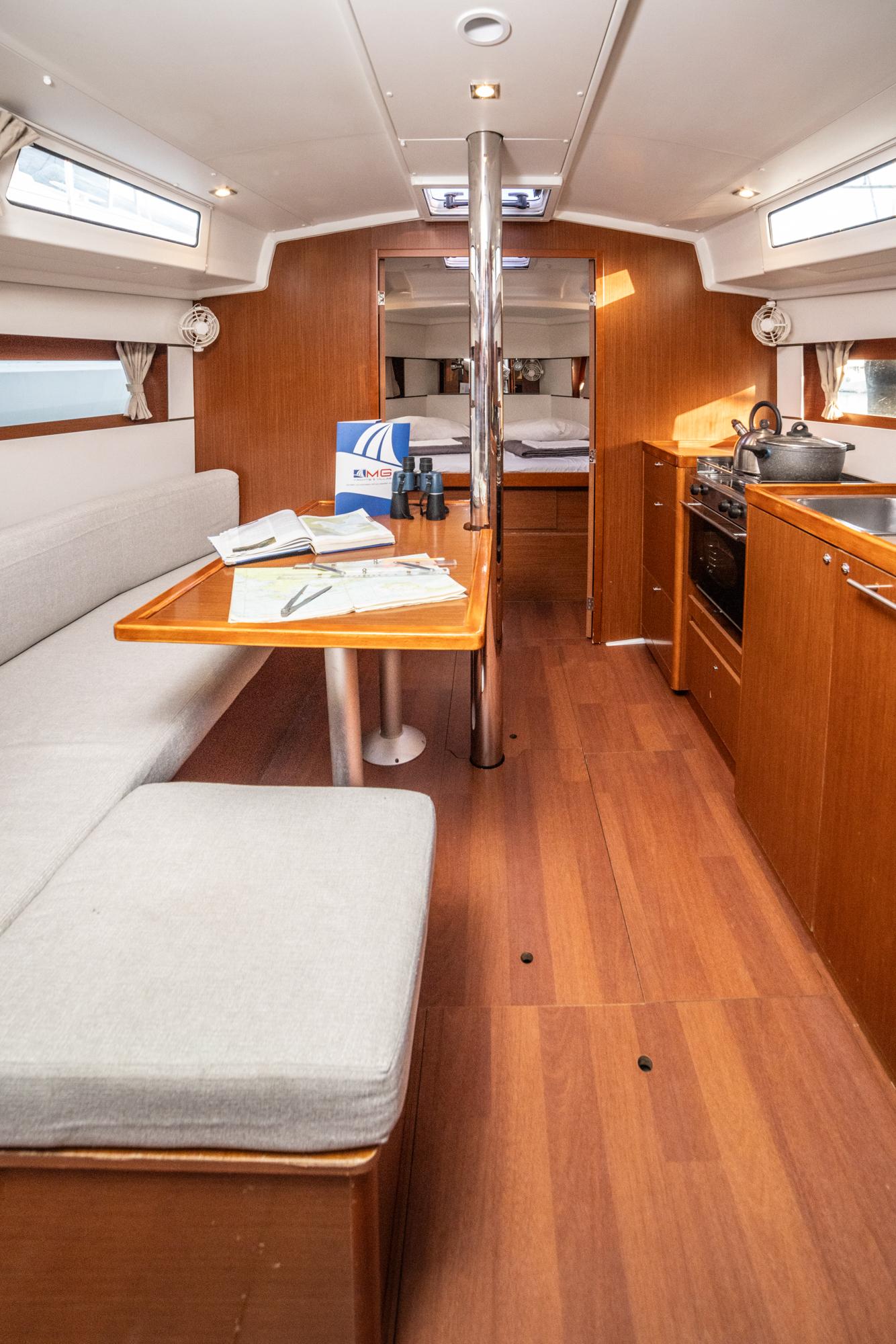 Oceanis 38.1, picture 12