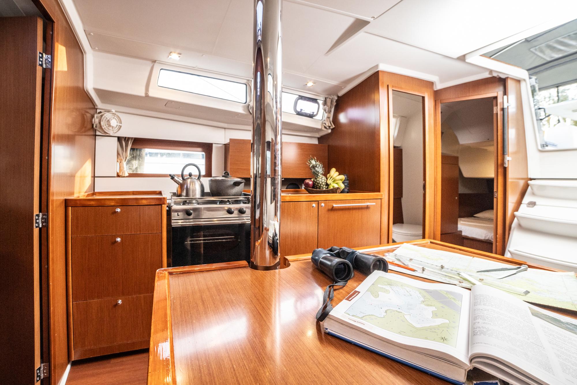 Oceanis 38.1, picture 14