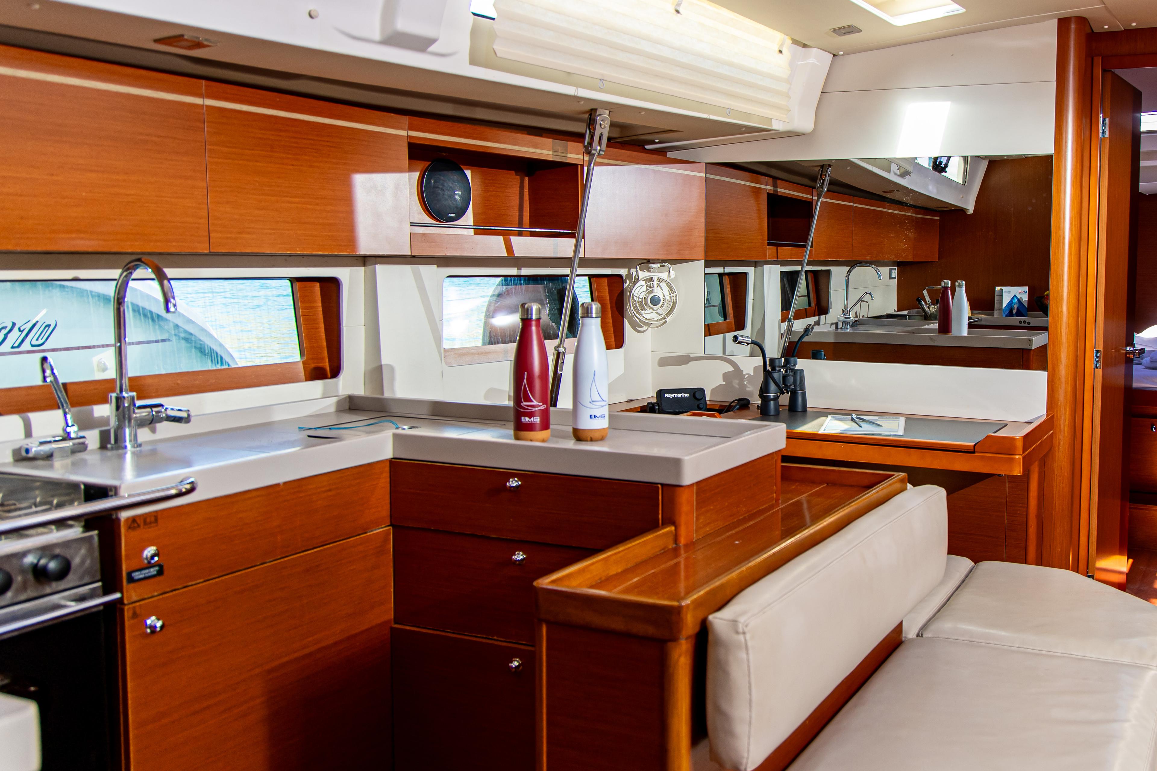 Oceanis 51.1 - 5 + 1 cab., picture 13