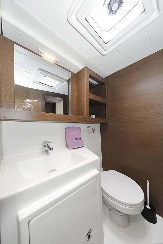 Lagoon 42 - 4 + 2 cab., picture 24