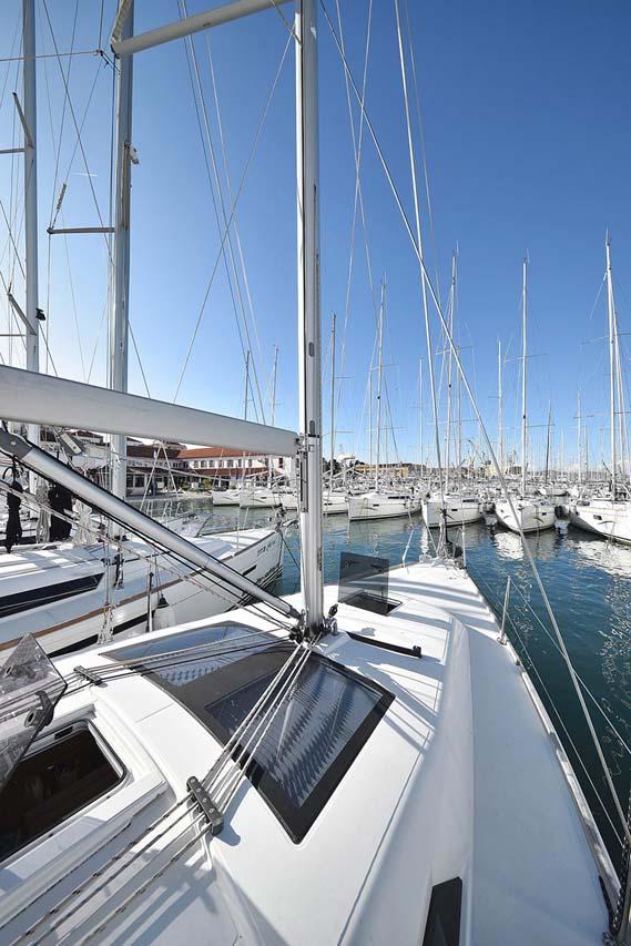 Dufour 382 GL, picture 3