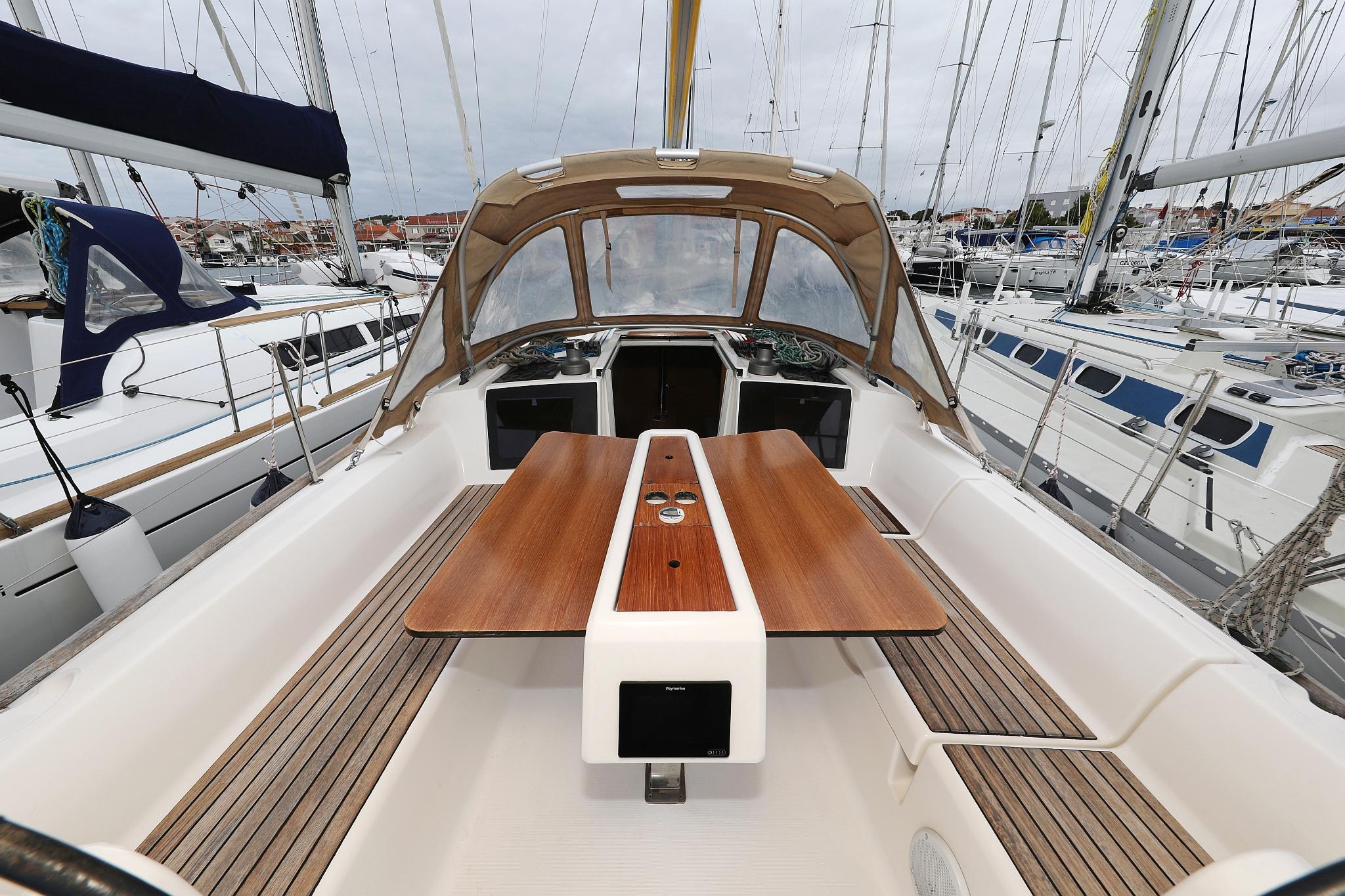 Dufour 350 GL, picture 6