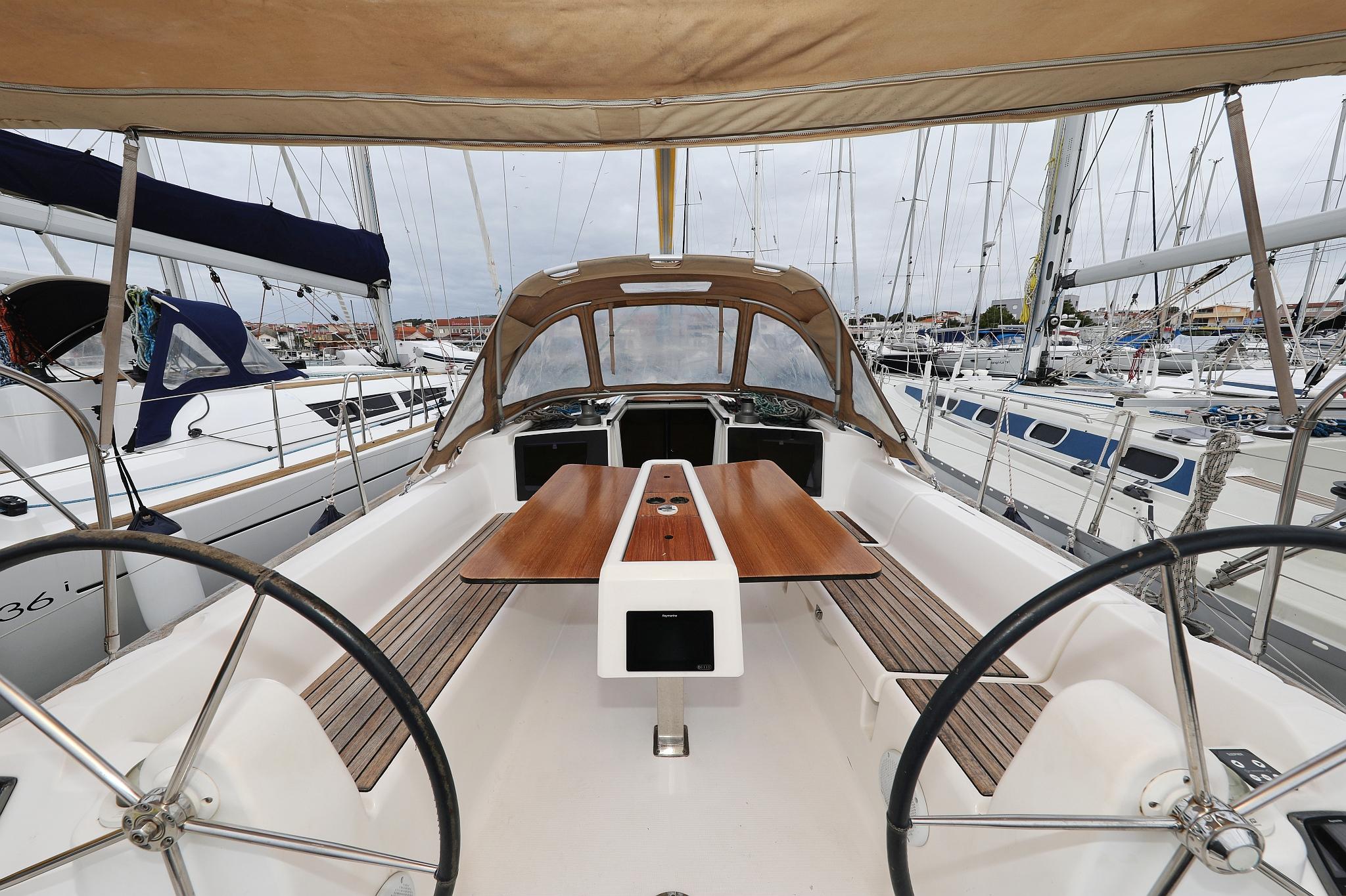 Dufour 350 GL, picture 5