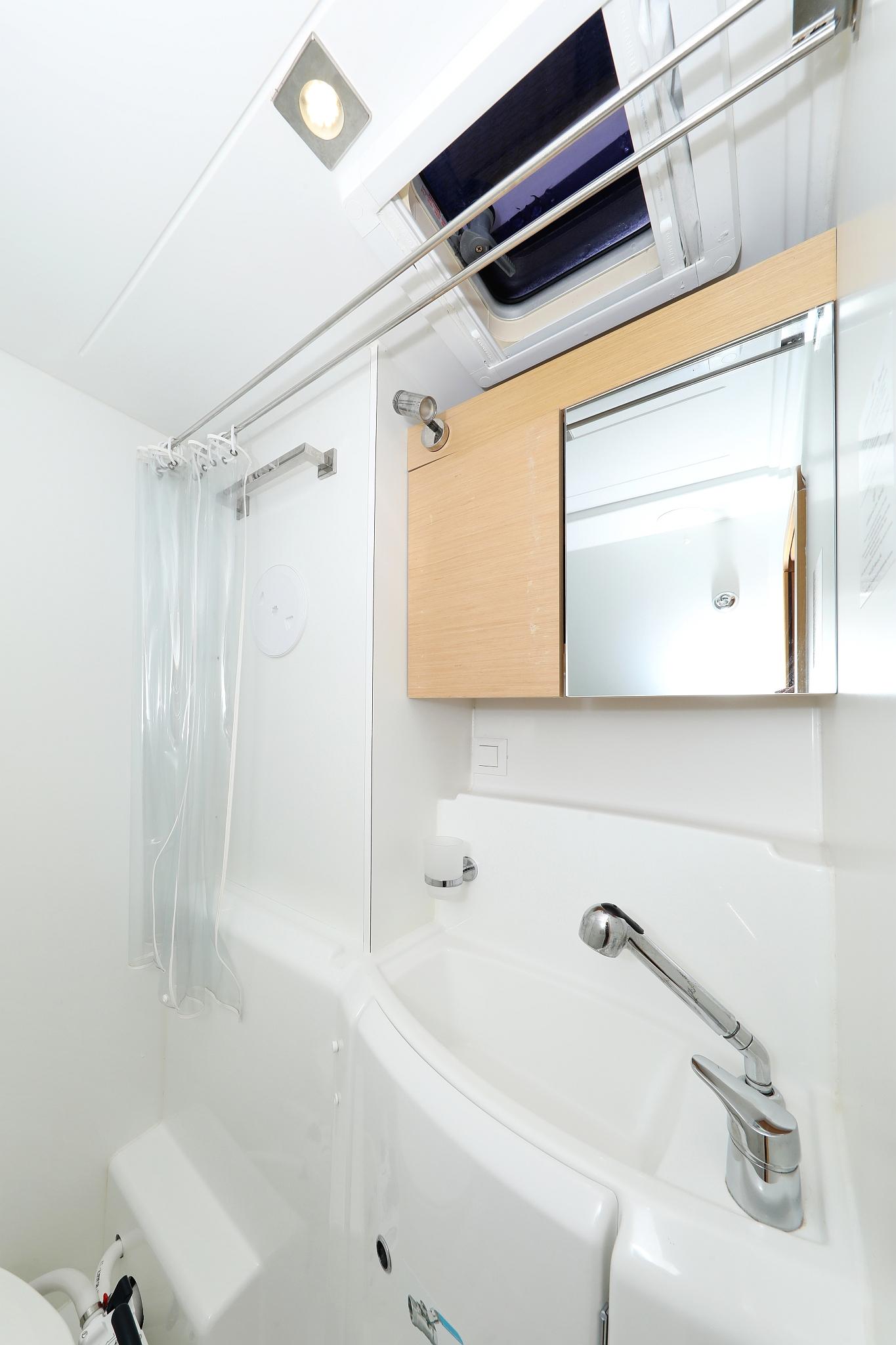 Lagoon 400 S2 - 4 + 2 cab. - Ladies First, picture 32