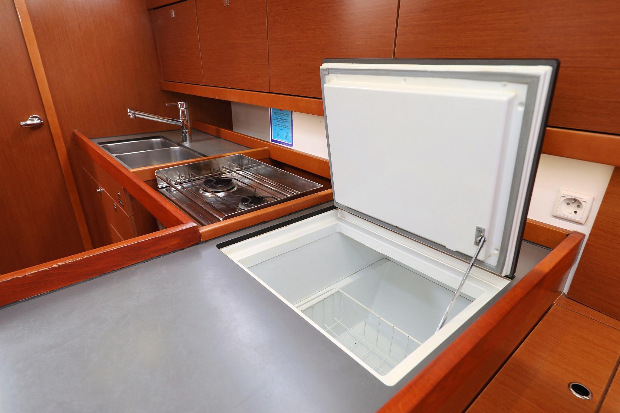 Oceanis 41, picture 19