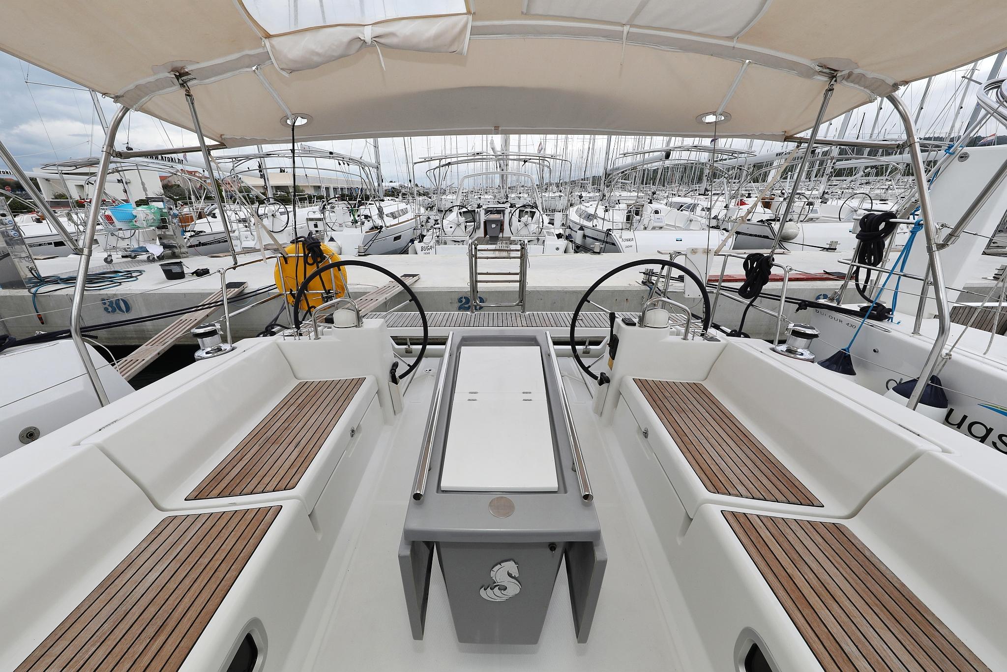 Oceanis 41, picture 9