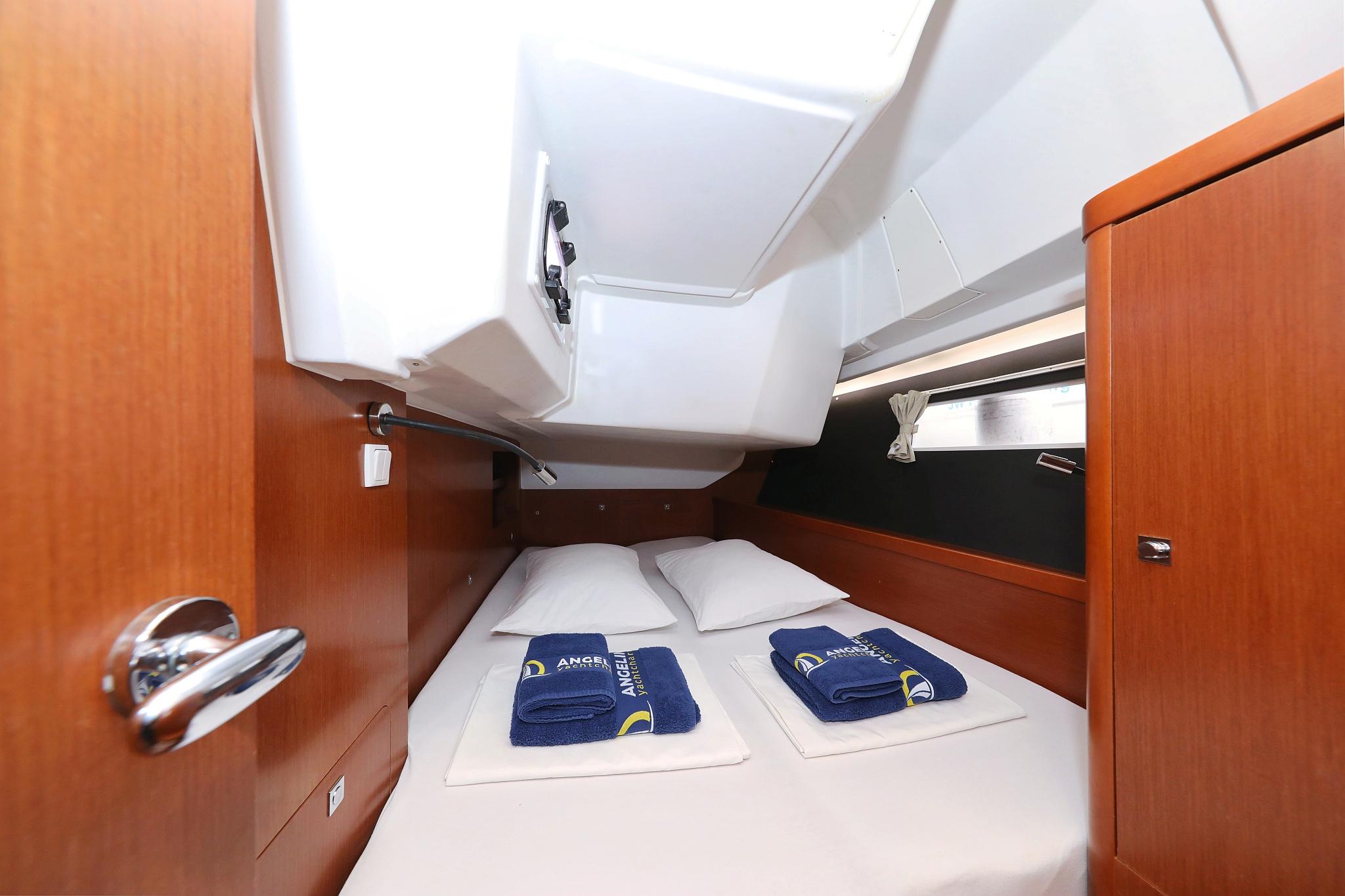 Oceanis 41, picture 28