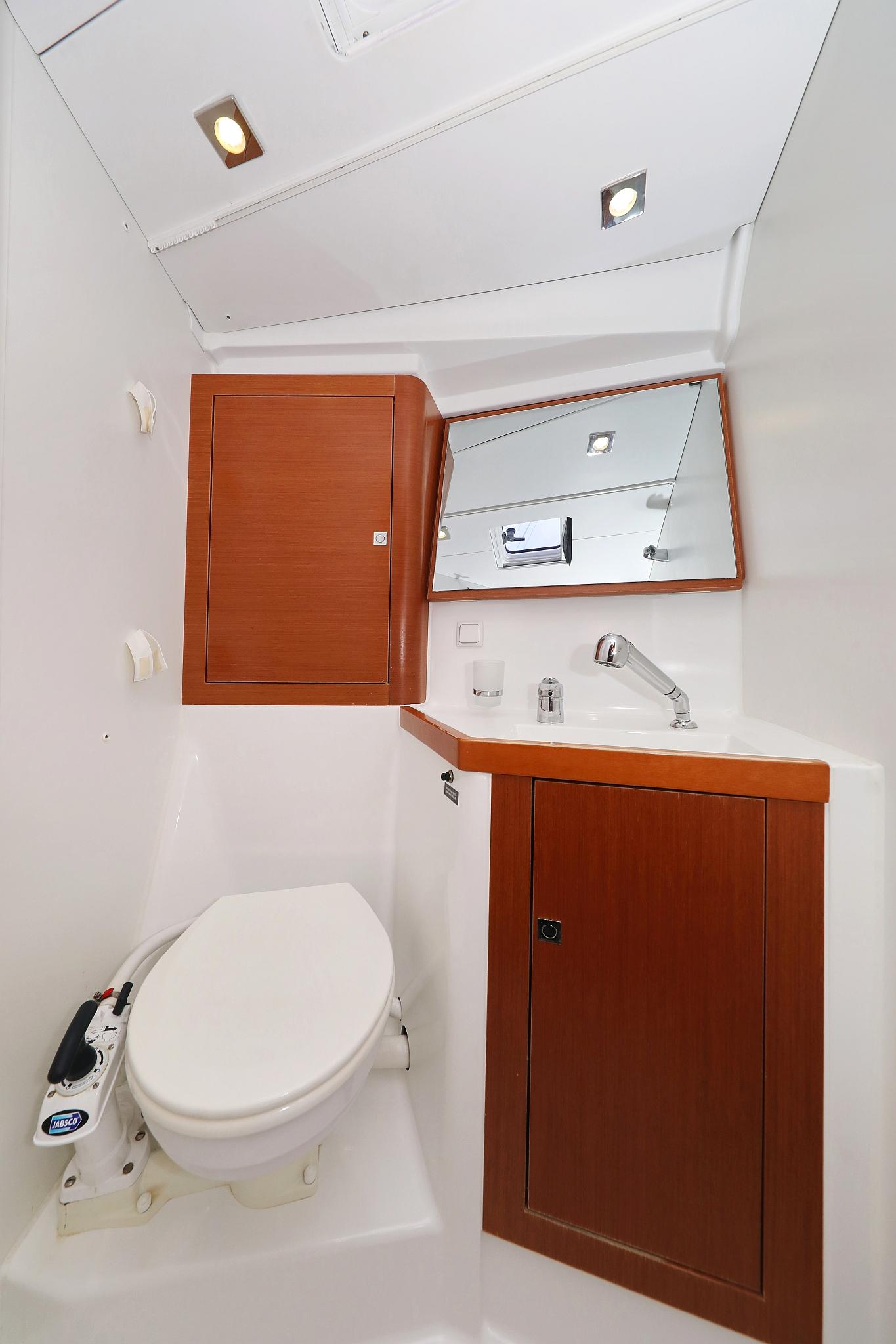 Oceanis 41, picture 35