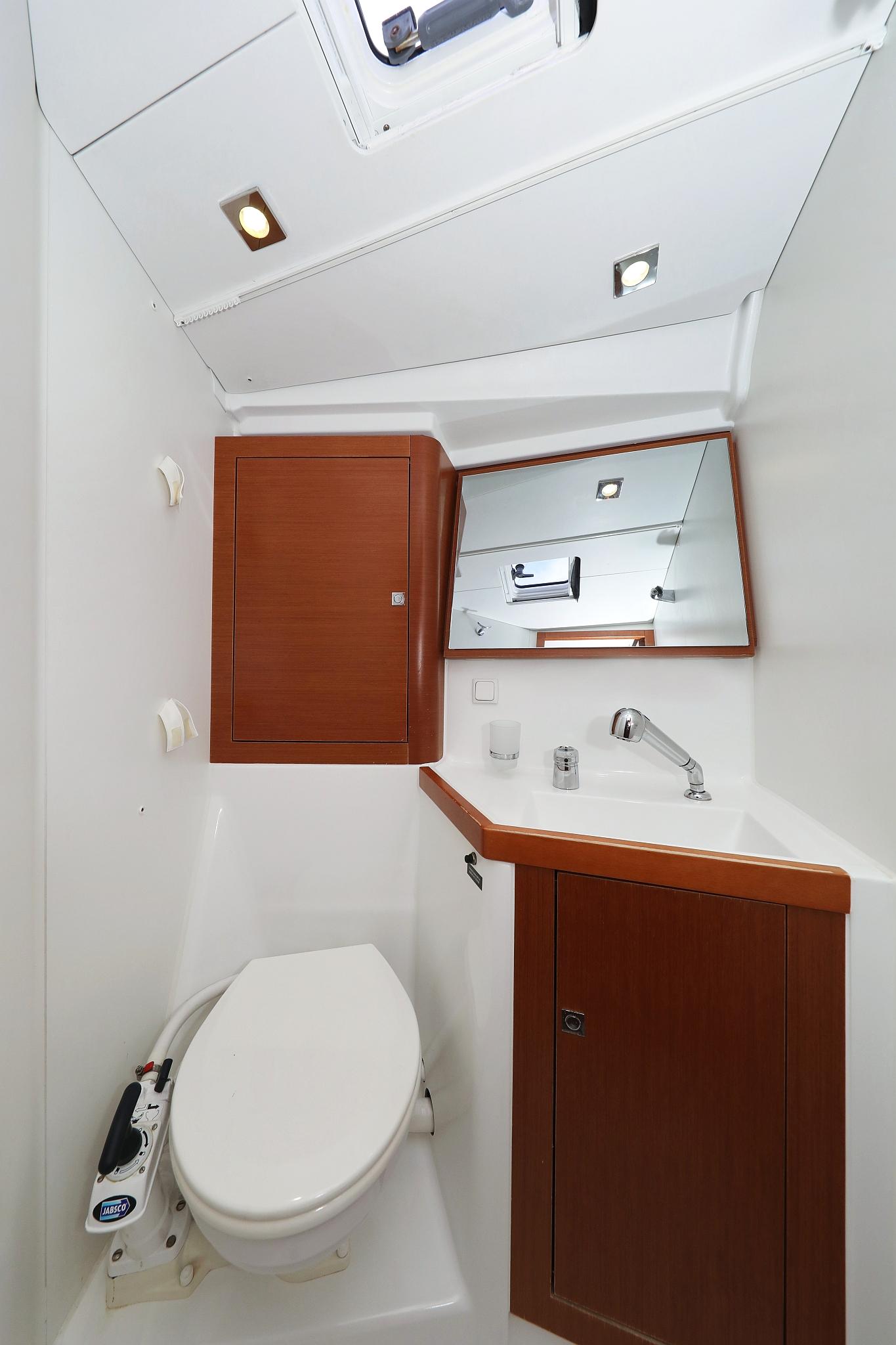 Oceanis 41, picture 33