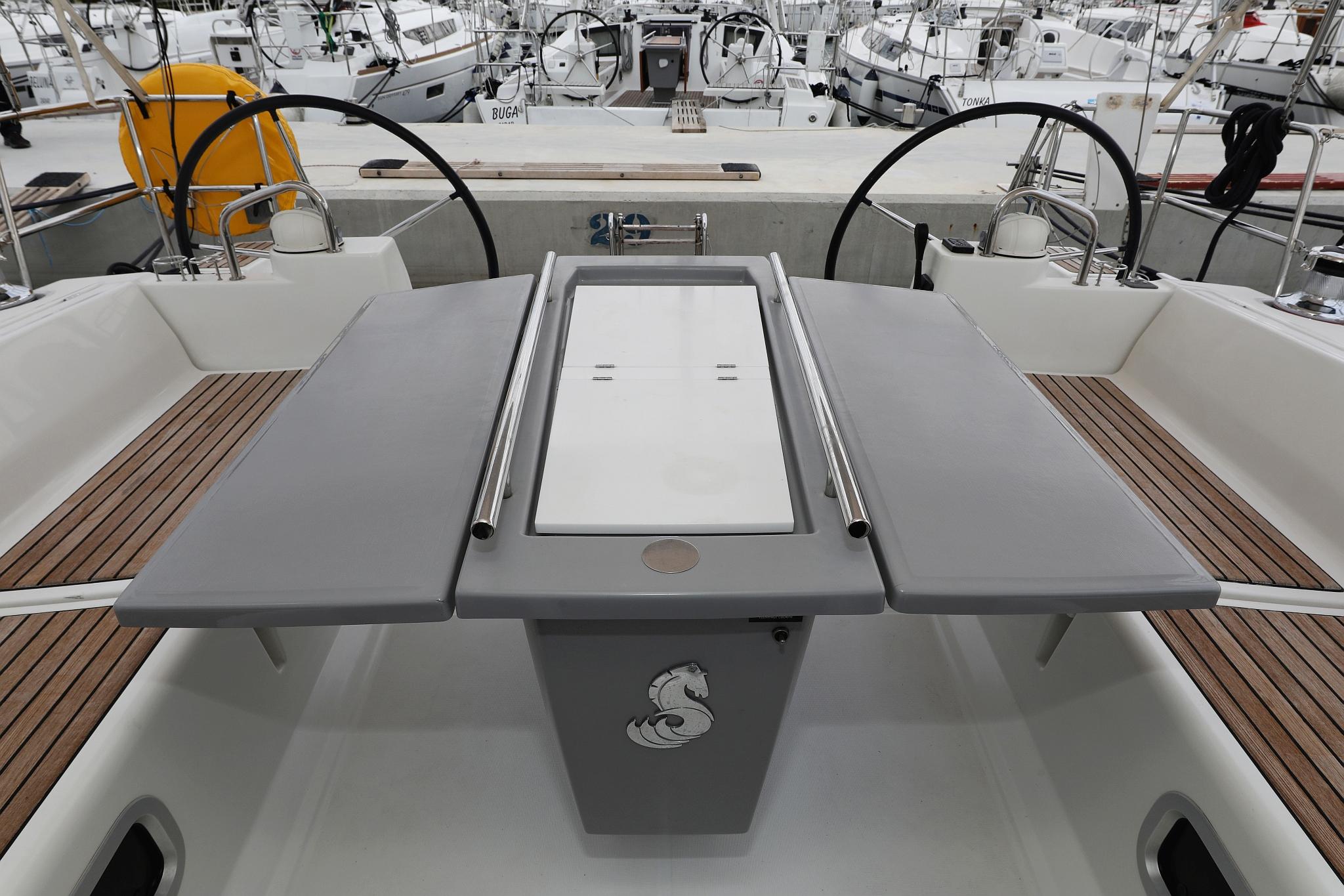 Oceanis 41, picture 44