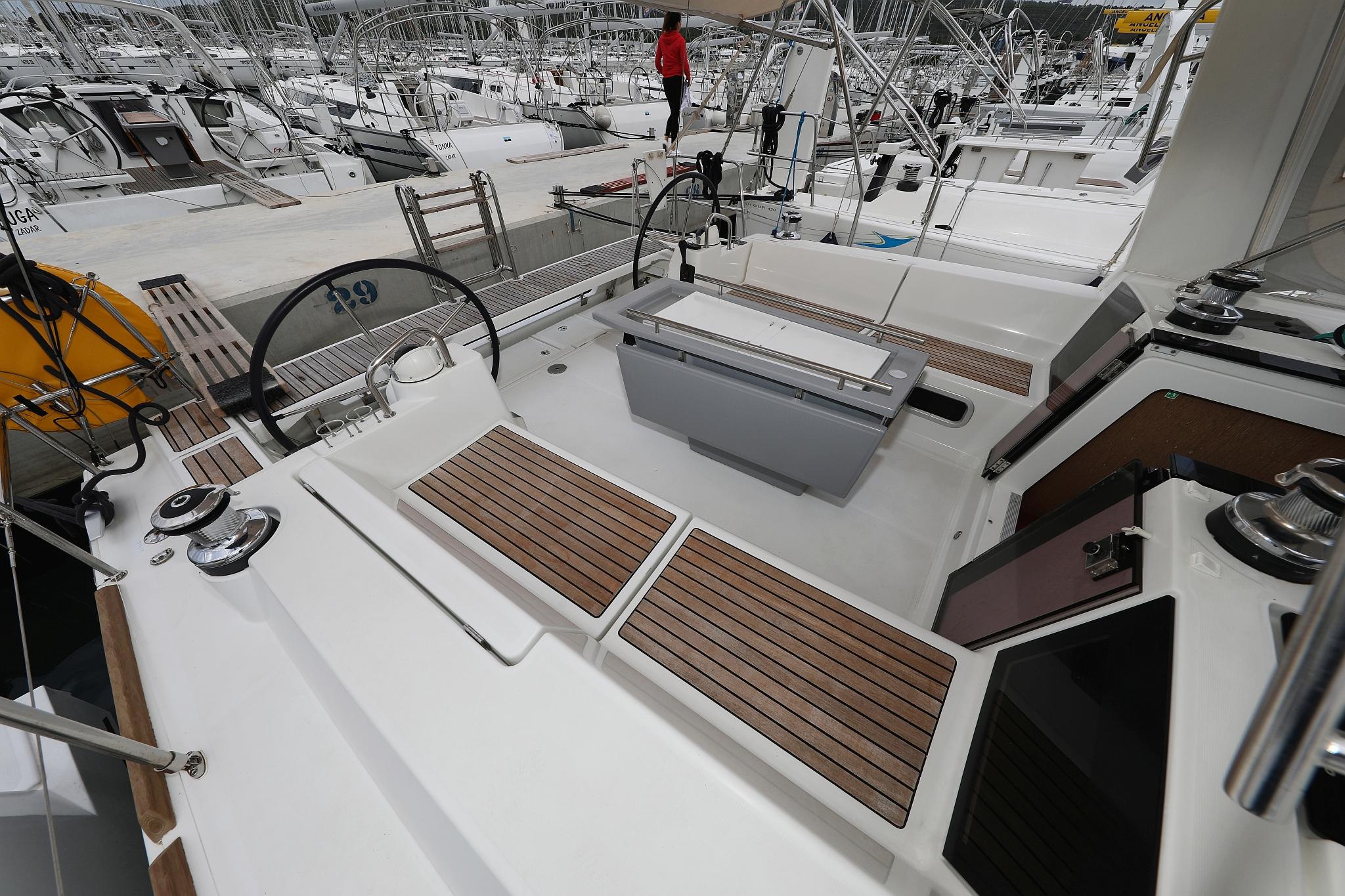 Oceanis 41, picture 8